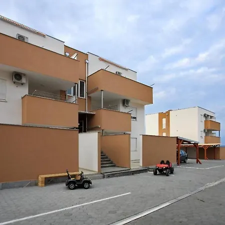With Swimming Pool Nin, Zadar - 23930 ニン